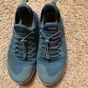 Nike blue free run tennis shoes